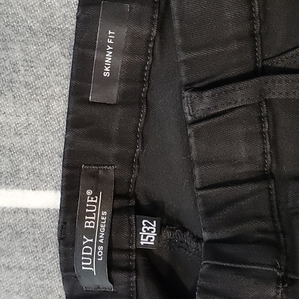 Judy Blue Black pull on skinny jeans - Size 15/32